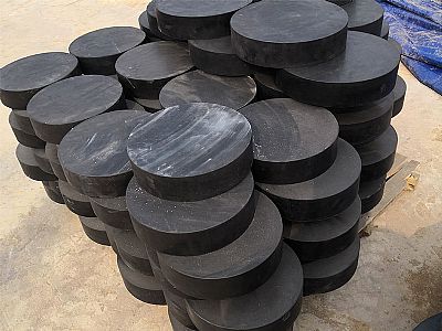锡林浩特板式橡胶支座由若干层橡胶片与薄钢板经加压硫化